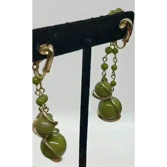 Vintage Green Earring Lucite Plastic Gold Atomic Swirl MCM Mid Century 50s Clip - Picture 4 of 8